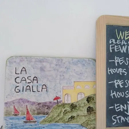 Aparment With Sea View La Casa Gialla
