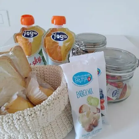 Дом отдыха Aparment With Sea View La Casa Gialla *